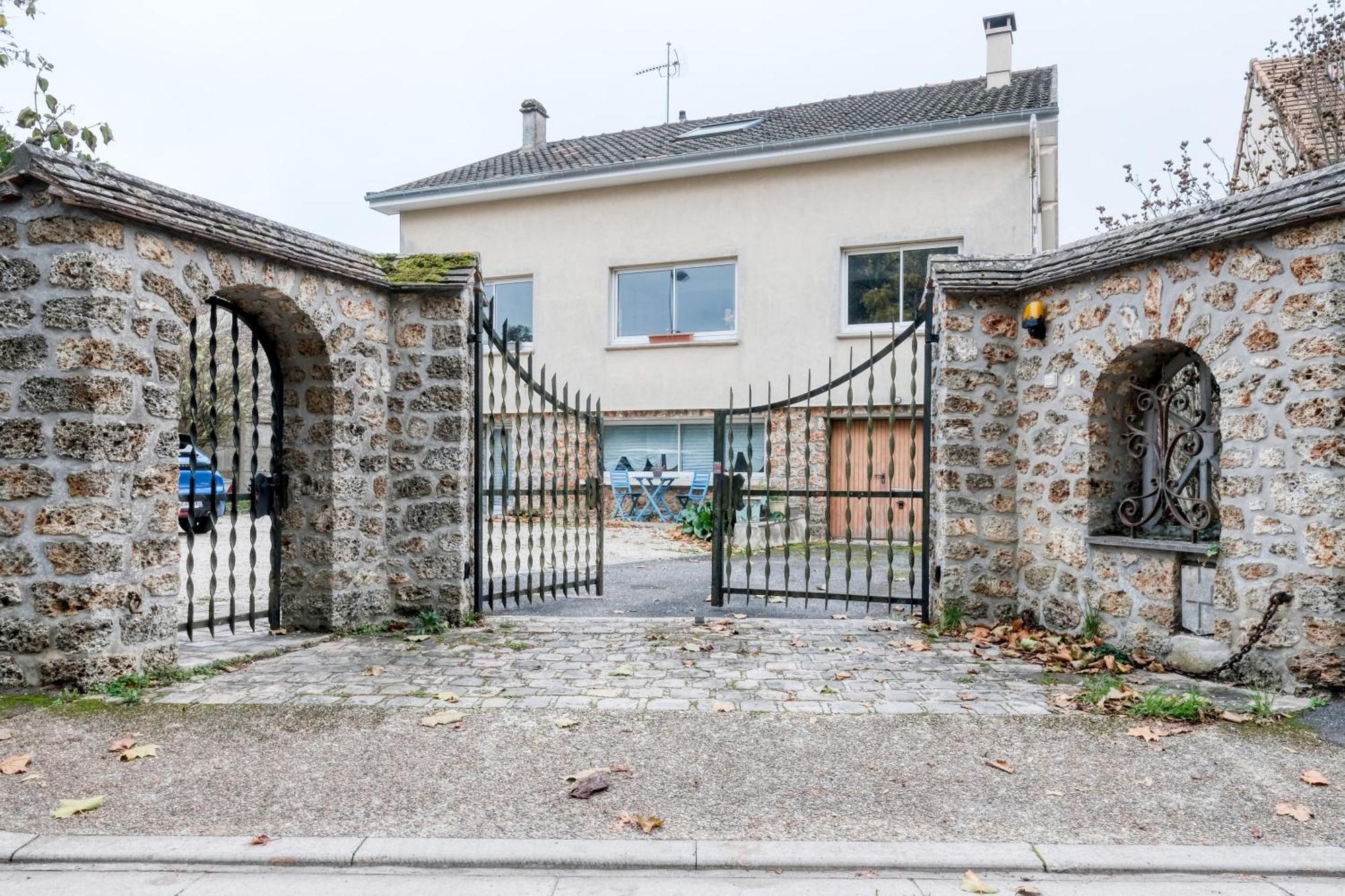 Studios De L'Etang Du Perray Le Perray-en-Yvelines ภายนอก รูปภาพ